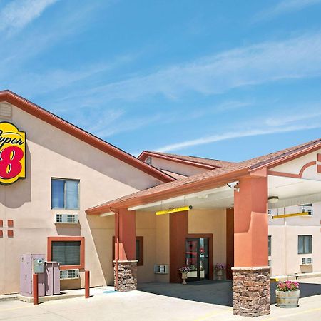 Super 8 By Wyndham Longmont/Del Camino Otel Dış mekan fotoğraf