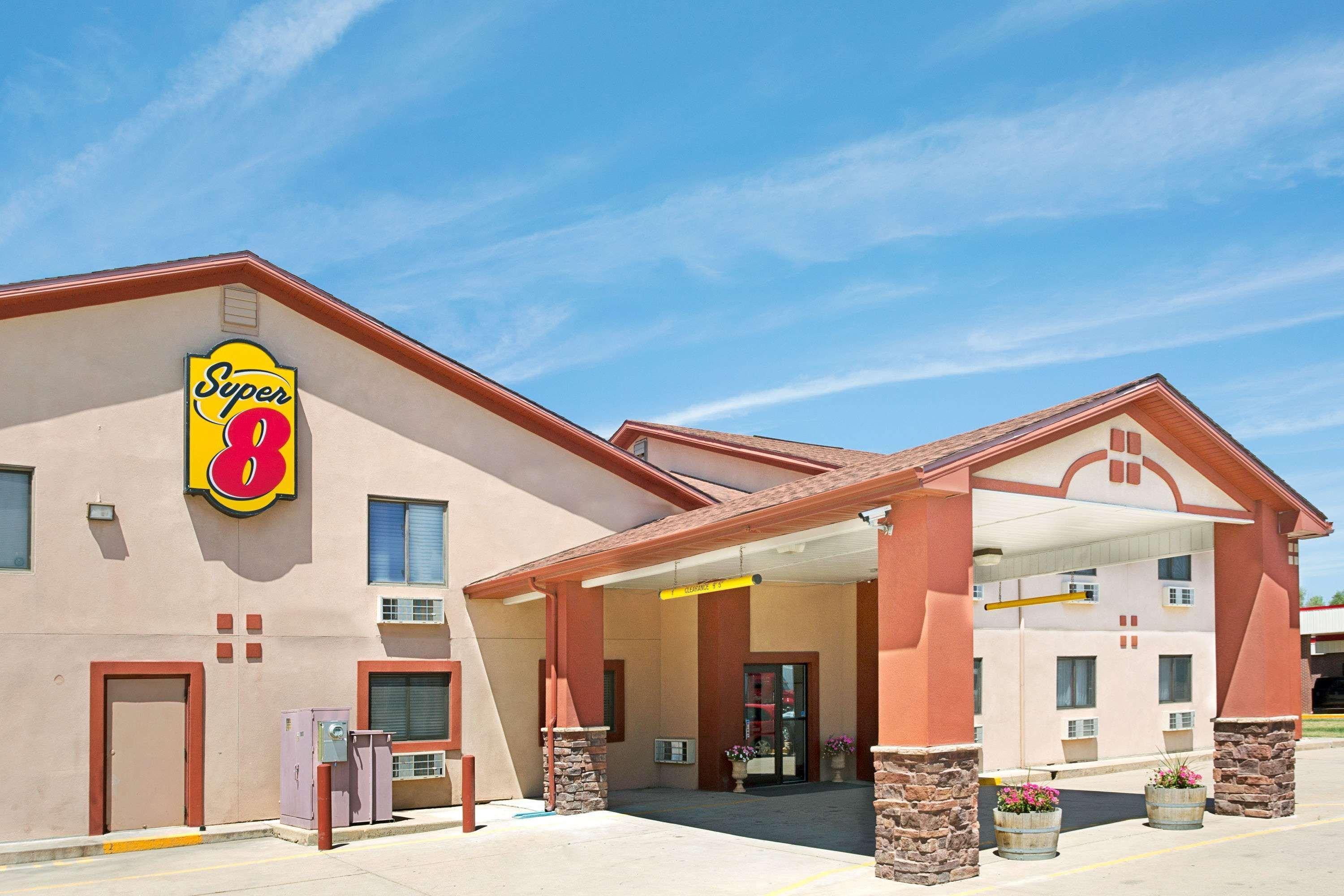 Super 8 By Wyndham Longmont/Del Camino Otel Dış mekan fotoğraf